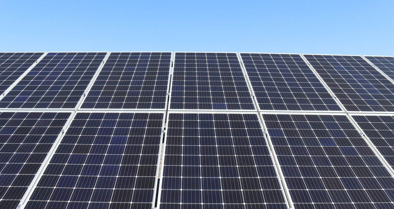 Photo de panneaux solaires photovoltaïques