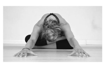 Photo of Lara happy Yoga, yoga-meditation & sophrology teacher at work