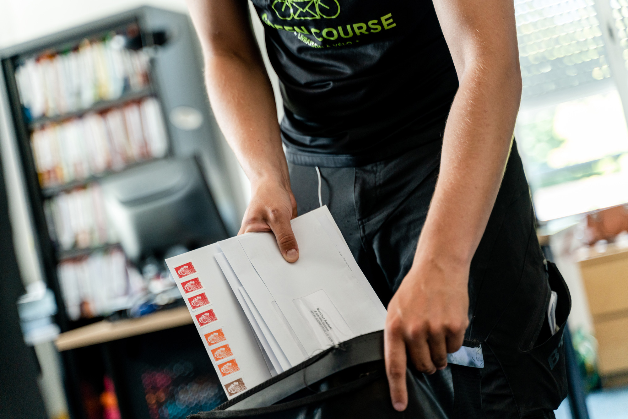 image-3-distribution-du-courrier-et-releve-des-boites-postales