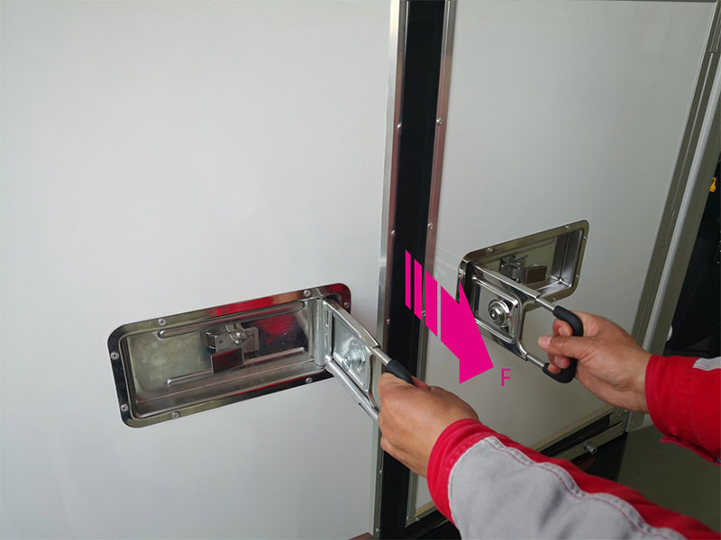 1-4-electric-refrigerated-truck_10