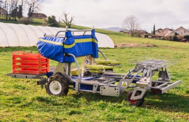 Company photo Toutilo, connected versatile straddle cobot