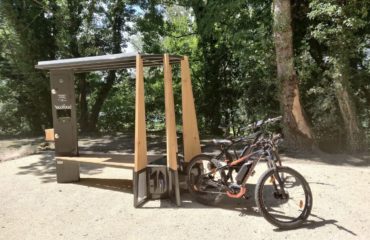 Photo de l'entreprise Ecoload, stations de recharge solaires pour 2 roues