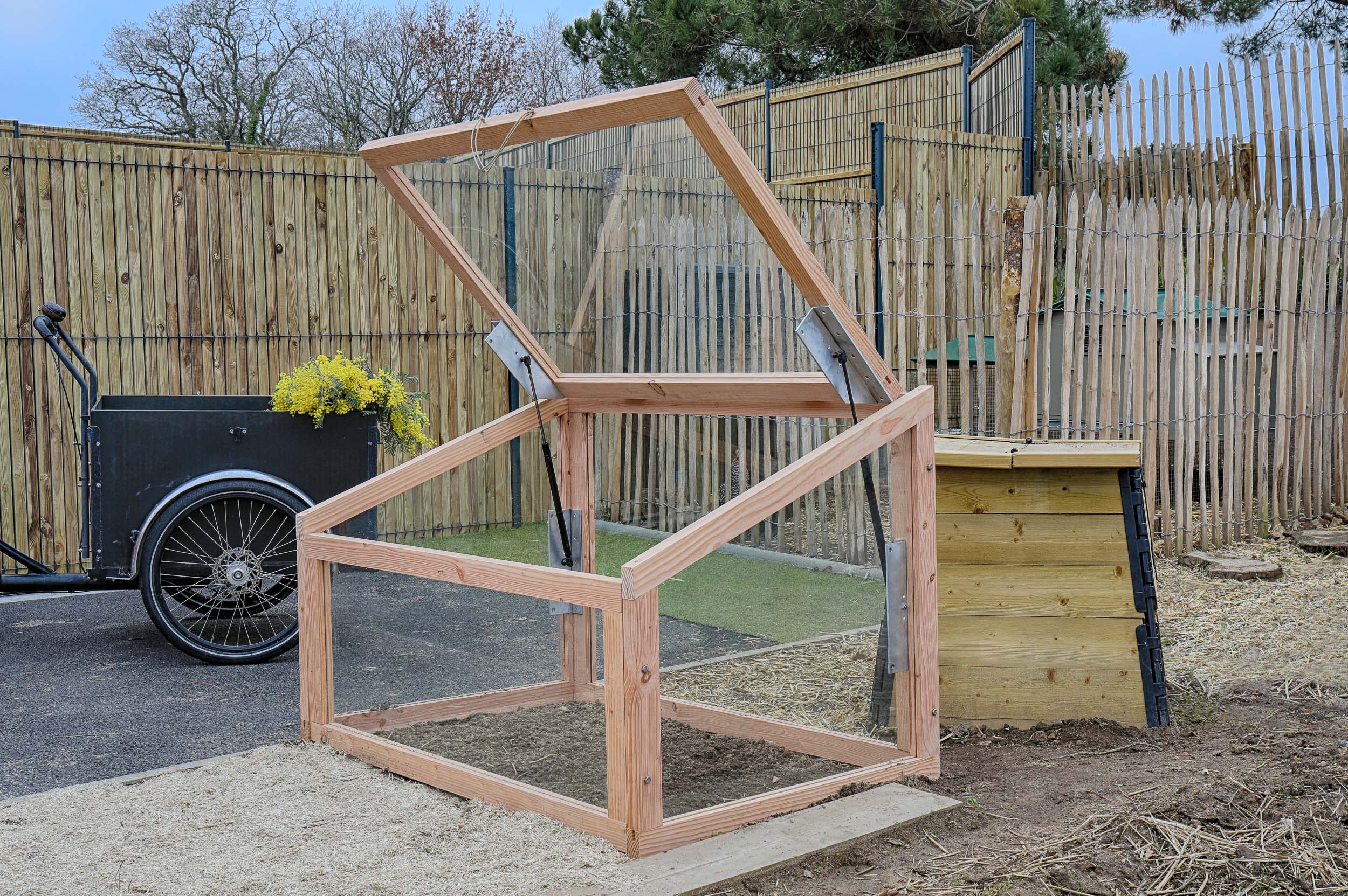 upgaarden-serres-mini-serres-jardinage-empreinte-environnementale-1-sur-12