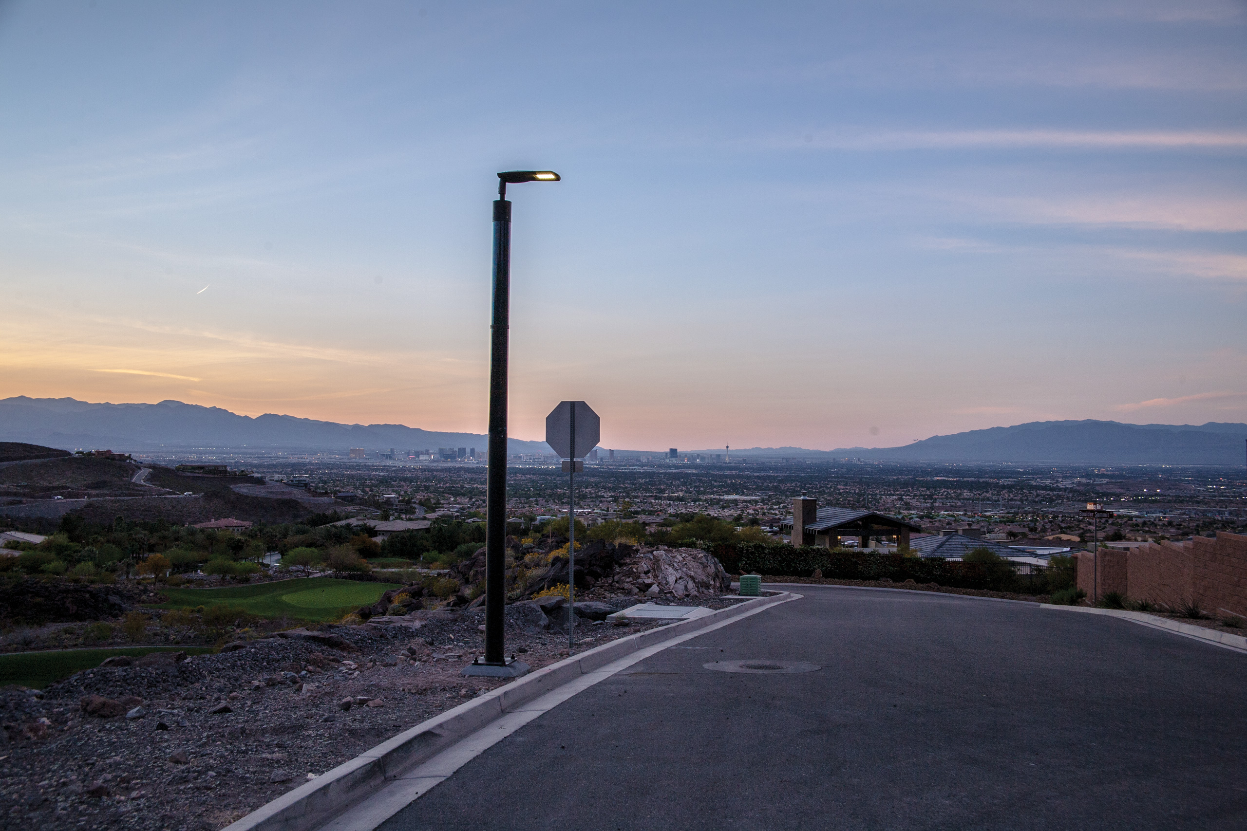 Soluxio-solar-street-light-in-Las-Vegas
