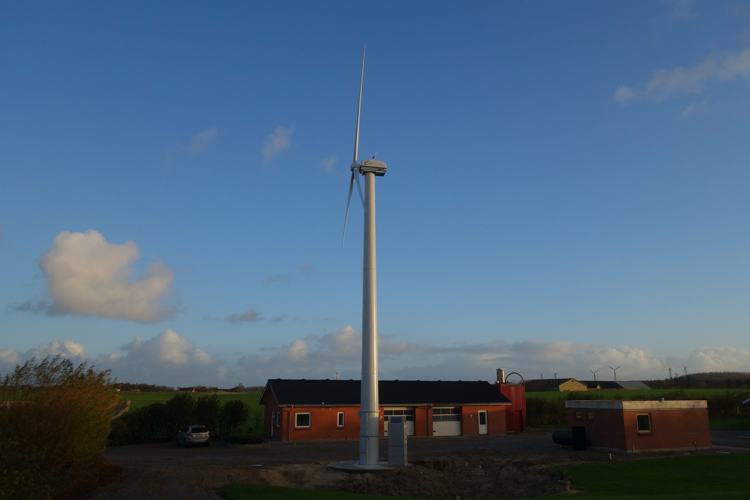 Diwatt_Eolienne_25kW_pour-entreprises